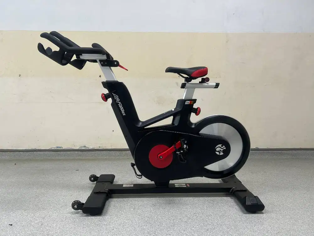 Life Fitness IC4 Indoor Cycle