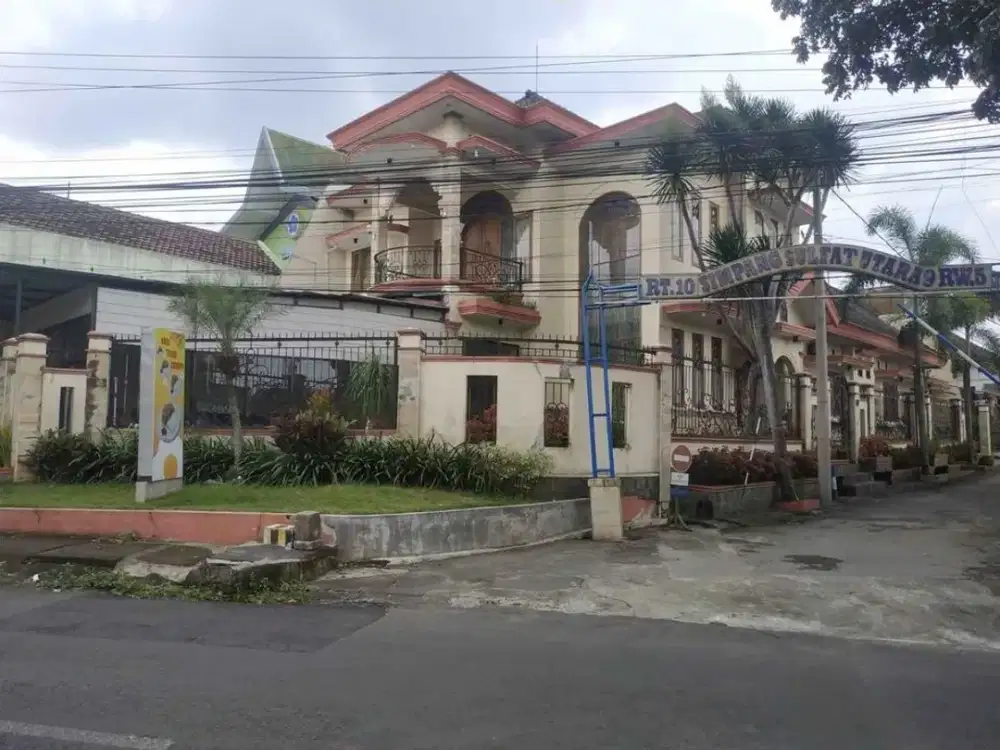 RUMAH HOOK POROS JALAN RAYA SULFAT UTARA PANDAN WANGI KOTA MALANG