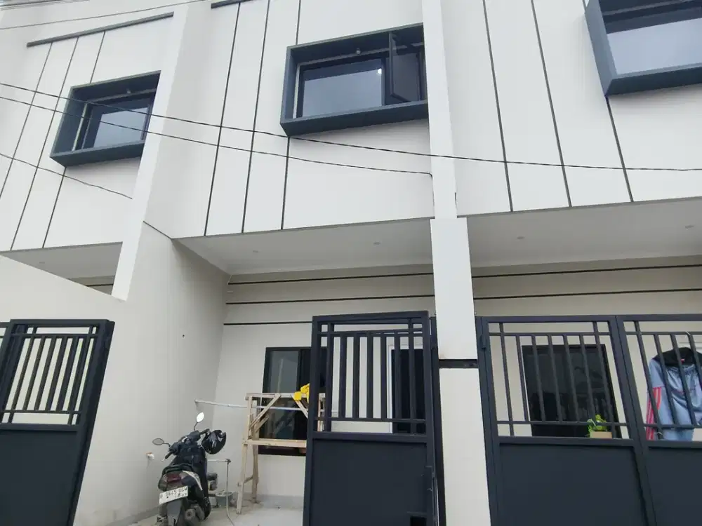 1 Unit Lagi Rumah Baru 3 Lantai Di Jelambar Jakbar