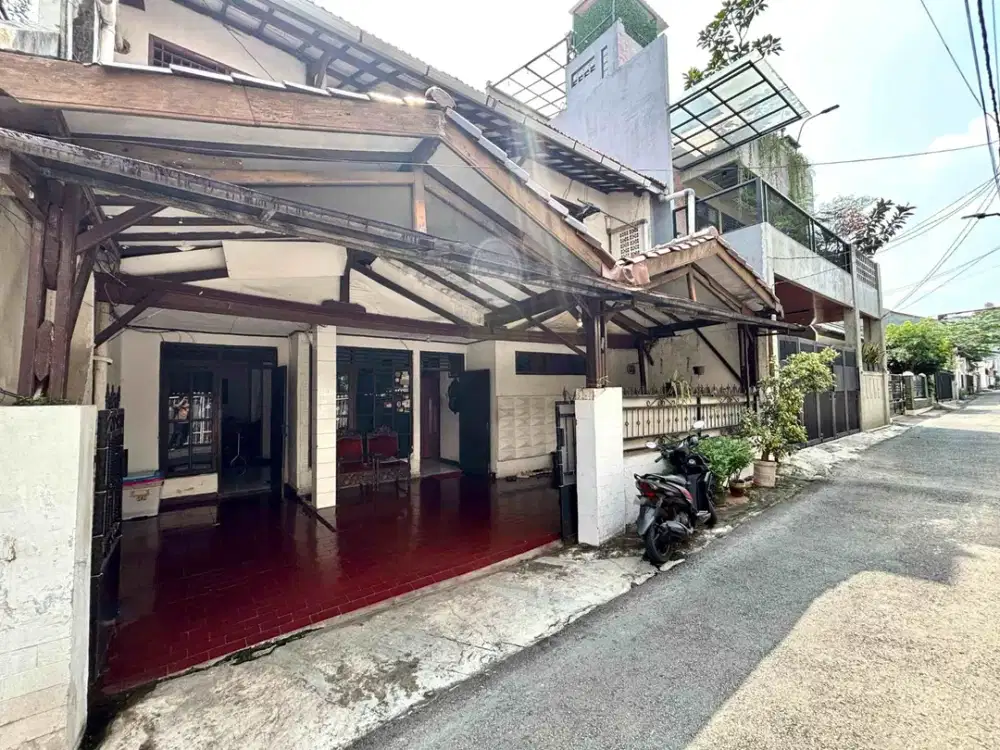 TURUN HARGA! RUMAH HITUNG TANAH DI TEBET