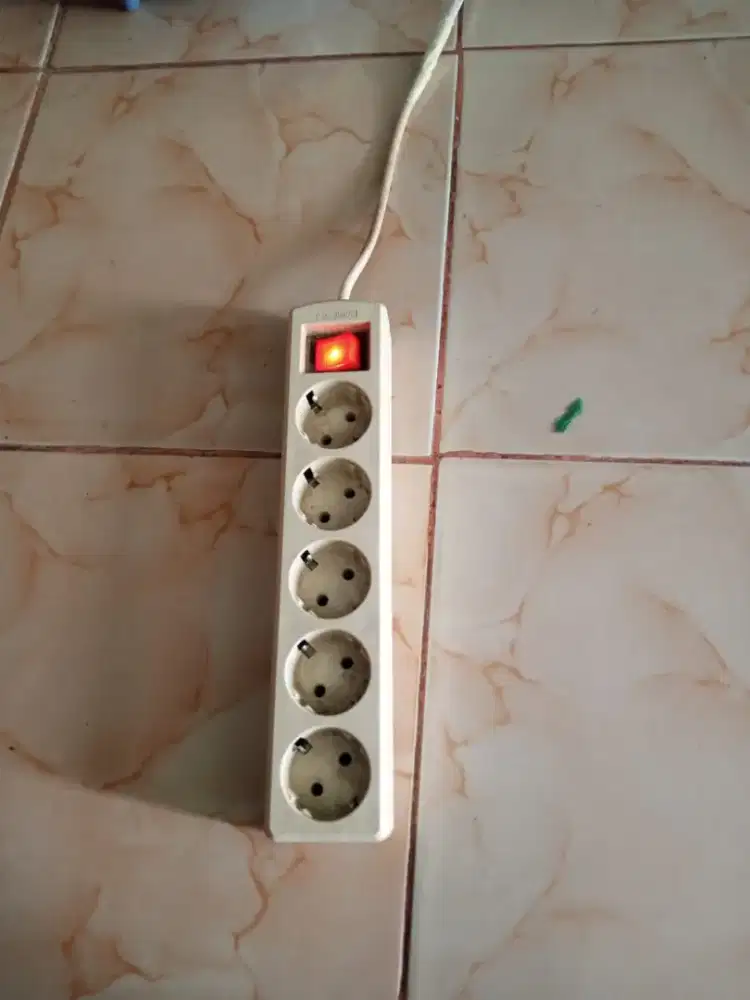 Colokan Listrik 5 Lubang