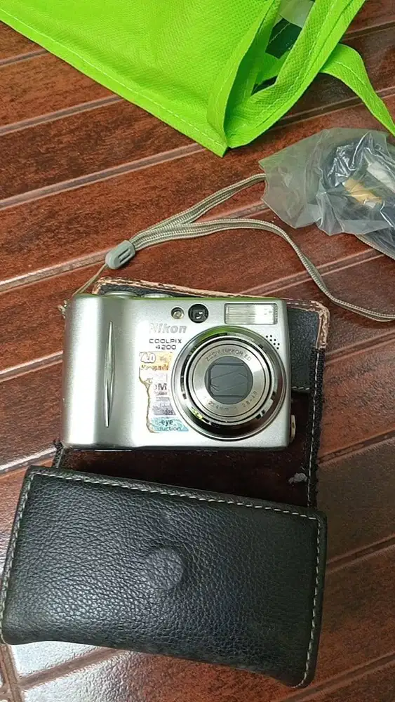 FS NIKON COOLPIX 4200