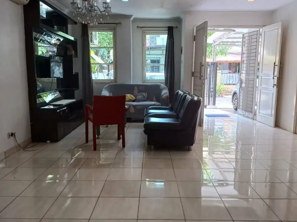 Disewa Rumah Semi Furnish di Gading Arcadia