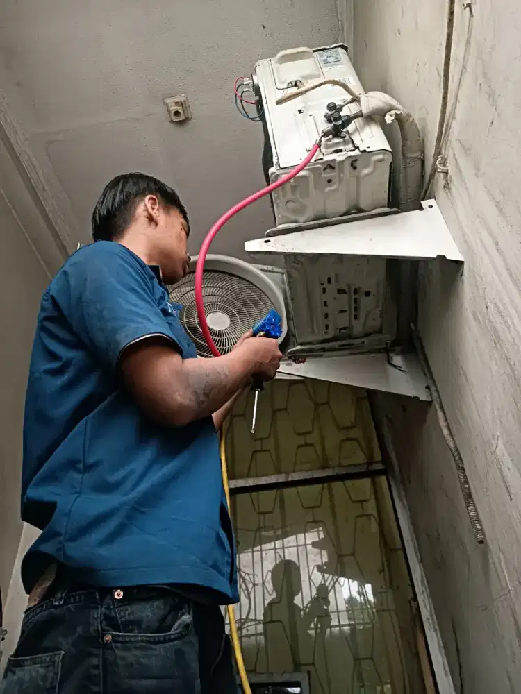 Jasa pasang ac baru/ bekas semua merek