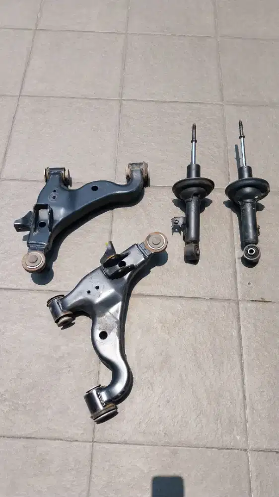 Dijual shockbreaker copotan Innova reborn