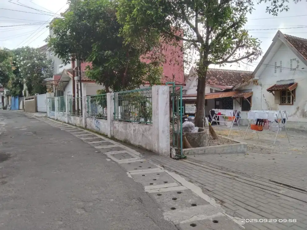 TANAH BONUS BANGUNAN KOST MURAH STRATEGIS BUTUH UANG DEKAT AMC WIROBRAJAN KOTA YOGYA