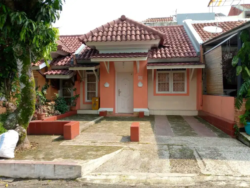 DIJUAL RUMAH BAGUS SIAP HUNI  DI TAMPAK SIRING SENTUL CITY SSR504 A7