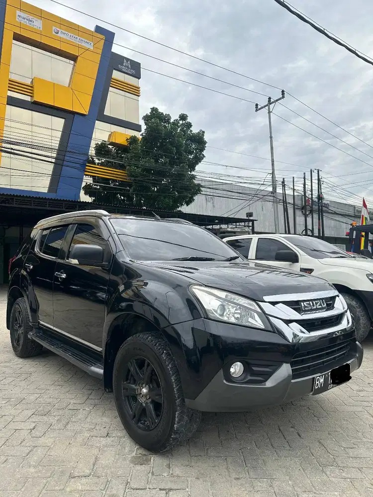 Dijual Isuzu MU-X A/T (UCR6Y R-2 4X2) Nego sampai Deall