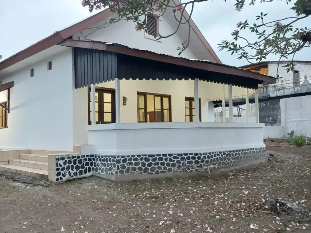Dijual rumah bergaya heritage Belanda  di Jalan Dorowati Lawang  dekat pasar Lawang