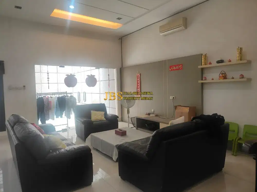 Dijual Villa 2 Tingkat Siap Huni di Komplek Cemara Asri Jalan Bangau - Medan