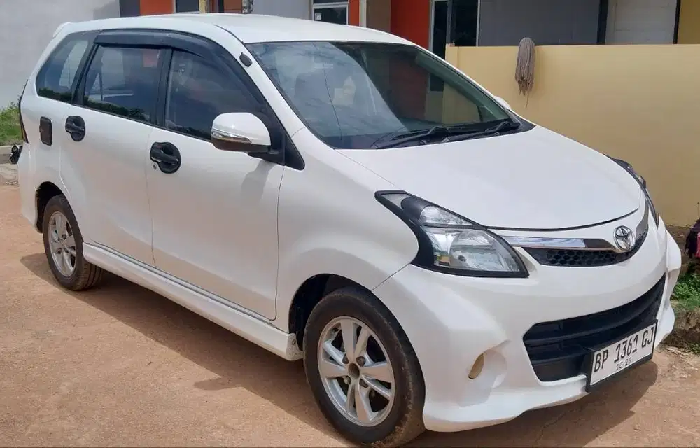 Avanza Veloz 1.5 AT - Bensin 2014