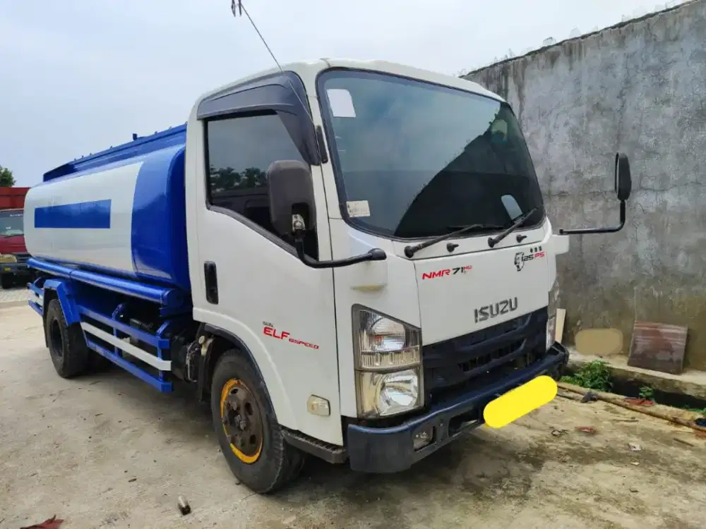 Isuzu NMR71 HD 6 Roda Tangki 8000LT Tahun 2021