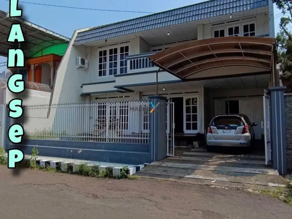 Rumah Mewah Klasik dekat sekolah di Langsep Klojen Malang