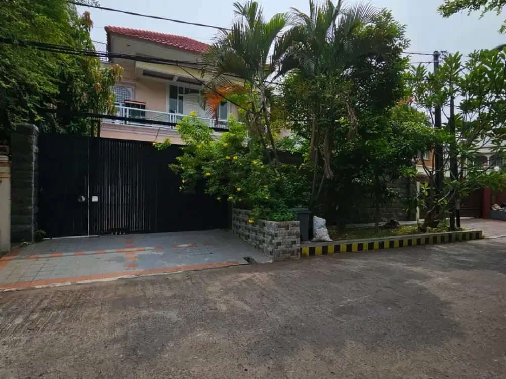 Rumah Sunter Mewah Lokasi Nyaman Dijual Cepat