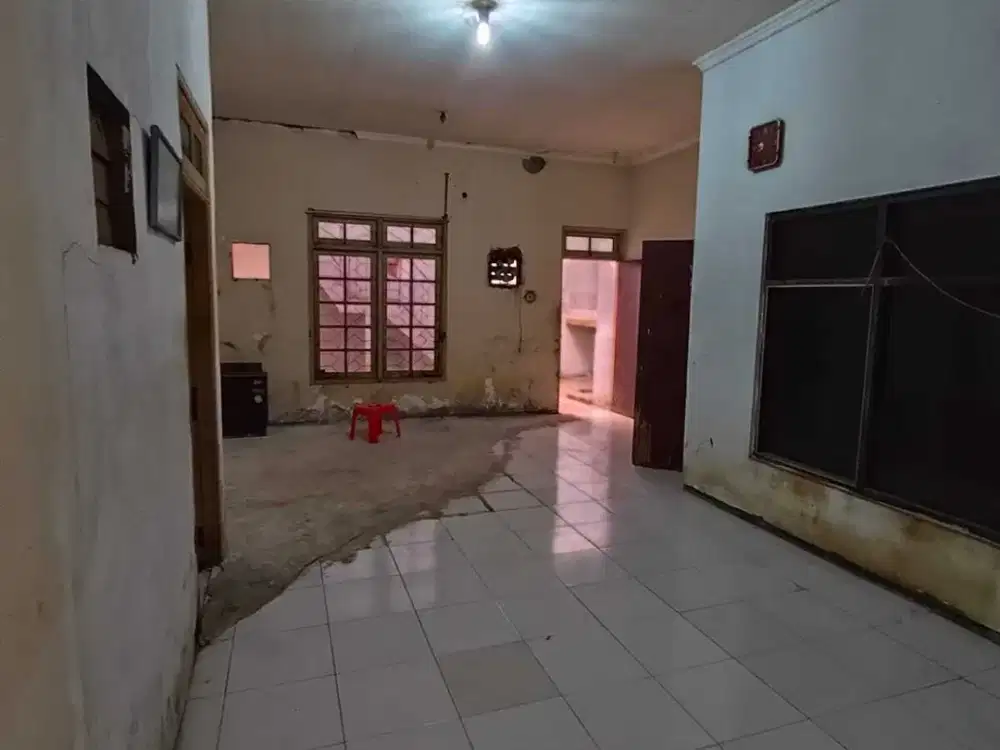 Rumah Taman Pondok Indah Harga Hitung Tanah, Bangunan 1,5 Lantai