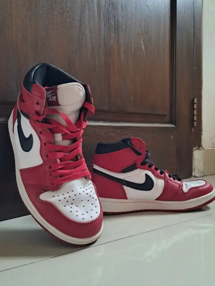 Original Nike Air Jordan 1 High. Size EU 42, US 8.5 (26½ cm).