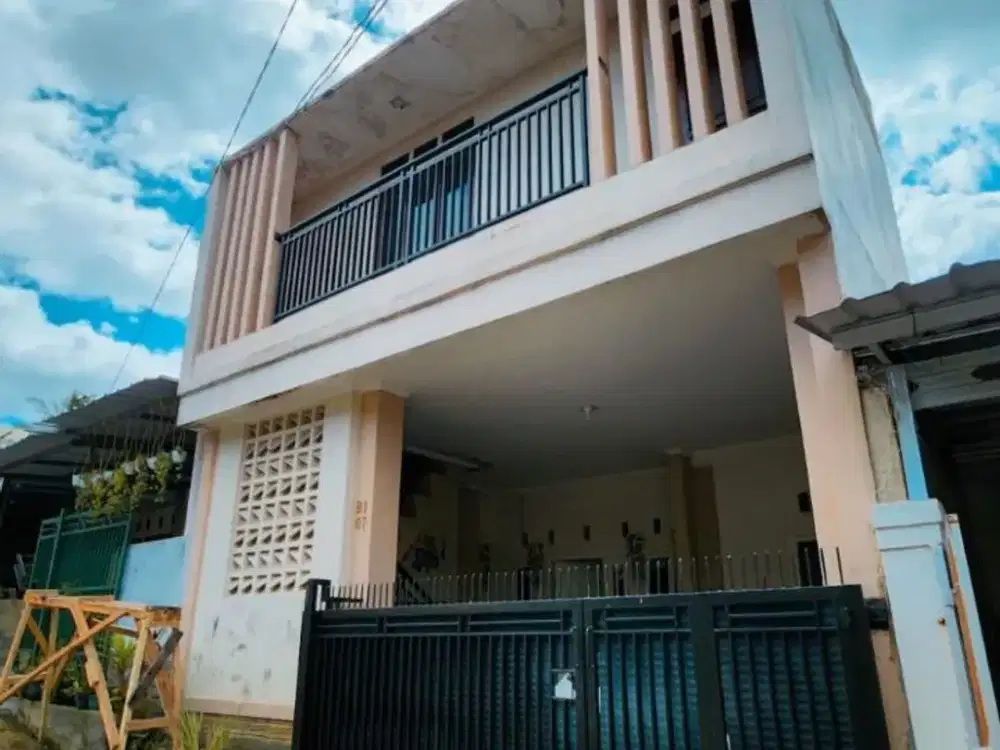 Rumah Dijual Cepat 2 Lantai hanya 3 menit ke Superindo Ciaul Sukabumi