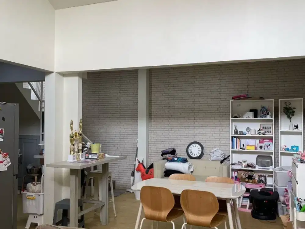 TURUN HARGA Rumah nyaman bagus siap huni SHM semi furnish di Kota Baru Parahyangan Tatar Banyak Sumba