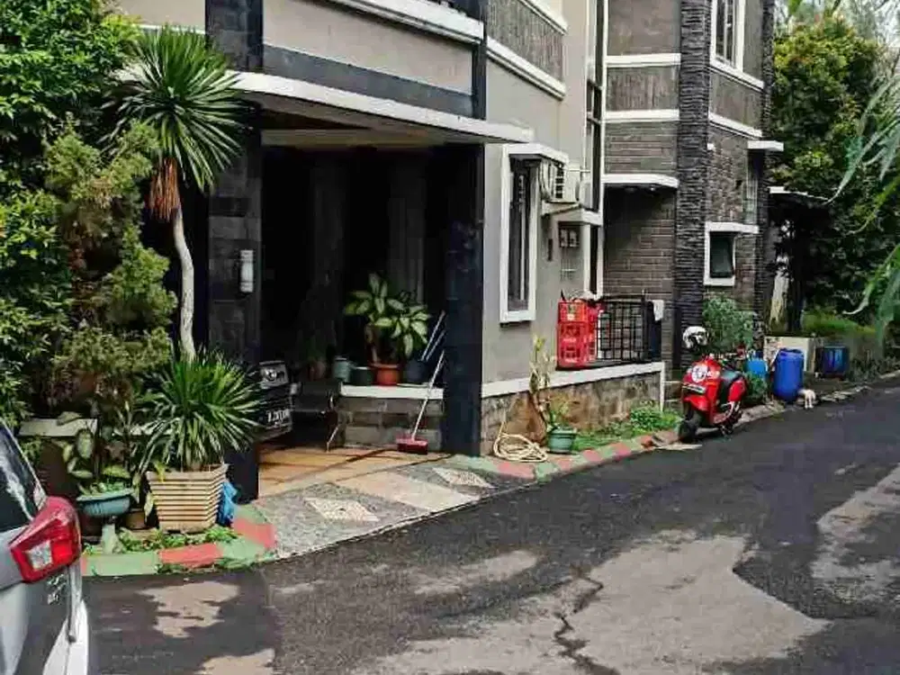 dijual rumah cluster mewah 2 lantai hook siap huni LT145 LB300 semifurnished di cibubur residence