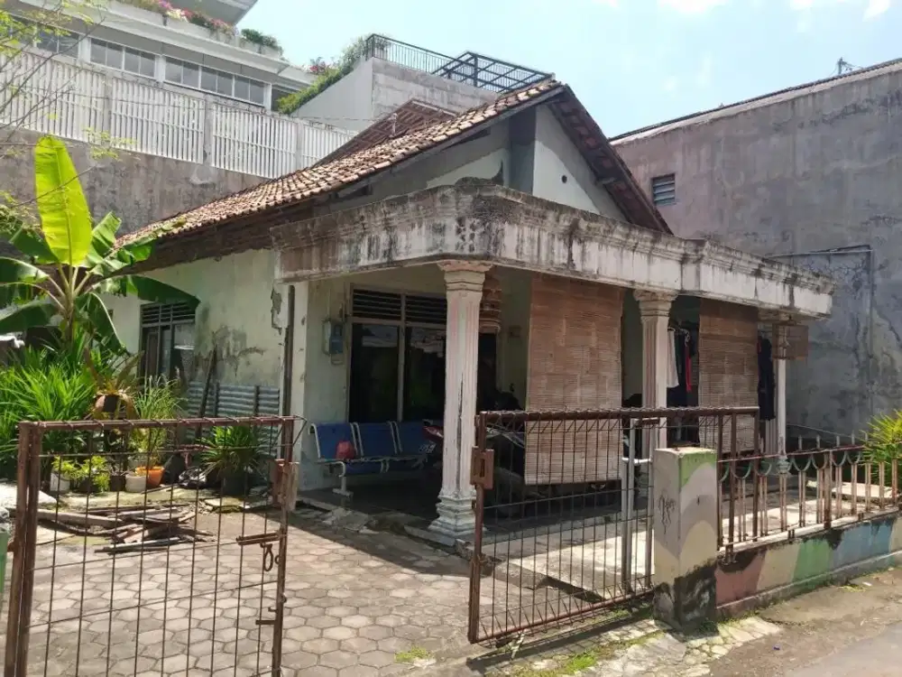 Rumah 1 km dari simpang lima, 60 meter jl Diponegoro, pusat kota semarang, cocok untuk kos dan hunian