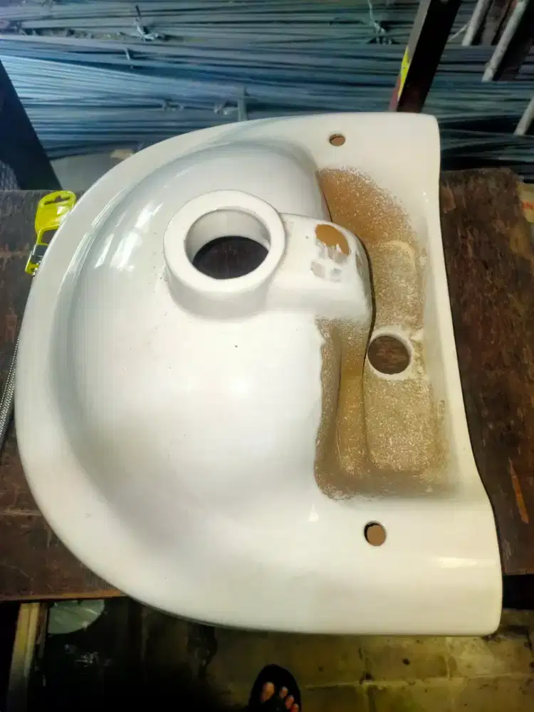 Jual wastafel keramik u/ cuci tangan