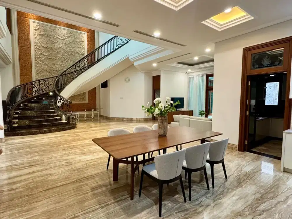 Rumah Graha Family Ciamik Poll Siap Huni di Kawasan Elit