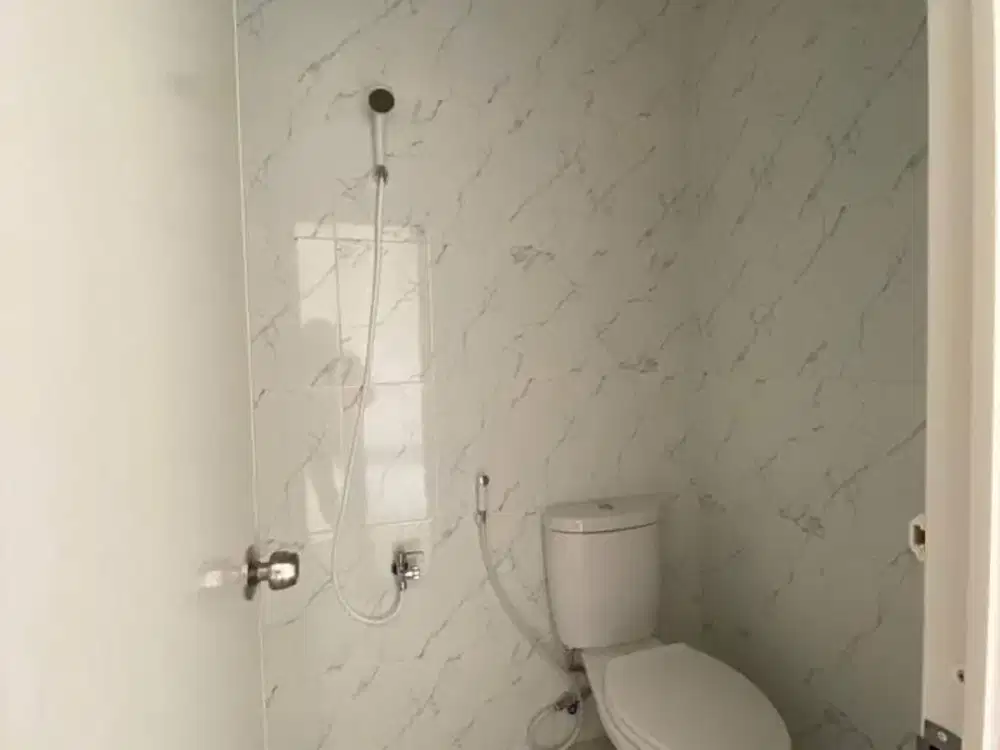 RUMAH 3 KT 2 KM STRATEGIS DEKAT PINTU TOL & STASIUN KRL