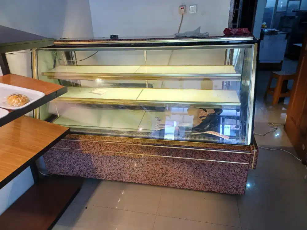 Di Jual Show Case Kue 2 set