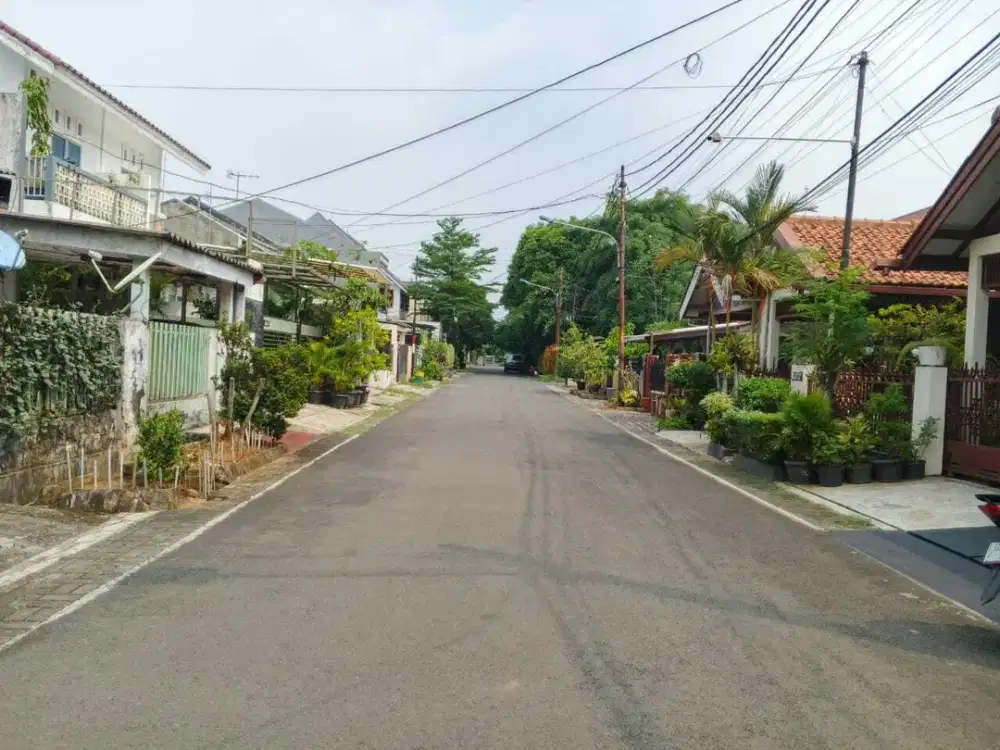 JUAL RUMAH HITUNG TANAH KOMPLEK ELITE BILLYMOON - PONDOK KELAPA