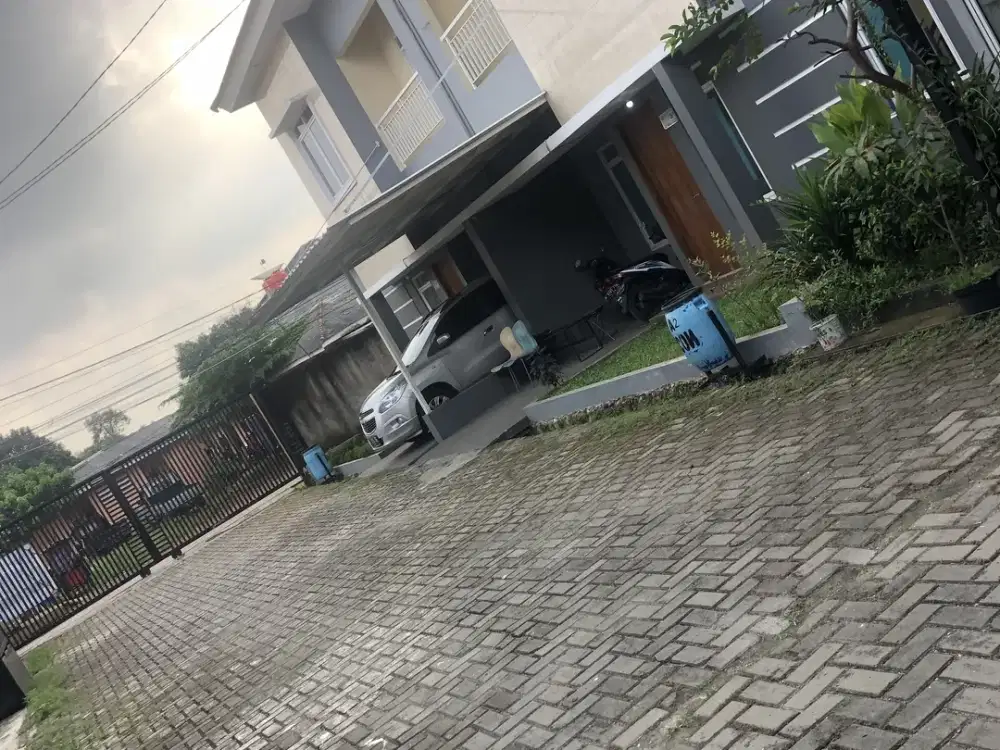 Dijual Rumah 2 lantai dibawah 1 M akses mudah