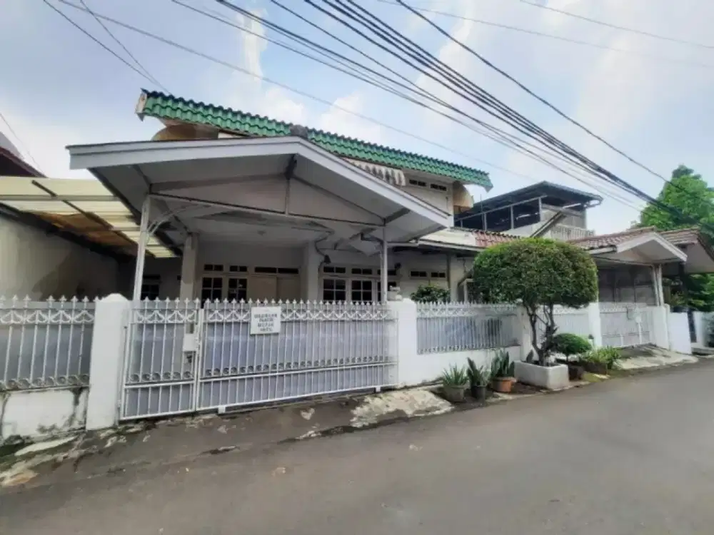 RUMAH MEWAH KOMPLEK RAWAMANGUN