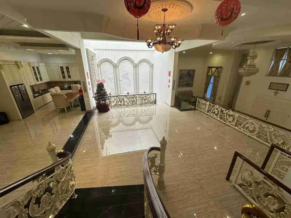 DIJUAL VILLA JALAN MUSTANG KOMPLEK THE PALACE RESIDENCE | DAERAH POLONIA