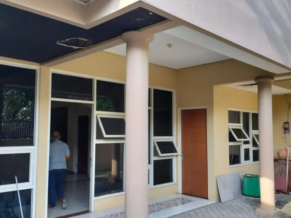 Rumah baru renov bagus siap huni di Rungkut Asri jalan kaki ke Kampus UPN