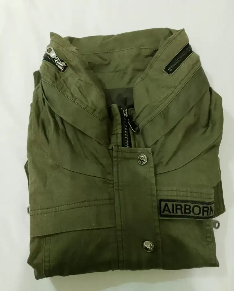 Jaket parka Airbone by. Taka