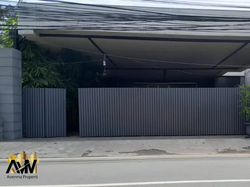 Dijual Cepat Rumah 2 Lantai Siap Huni Pinggir  Di  Jakarta Selatan