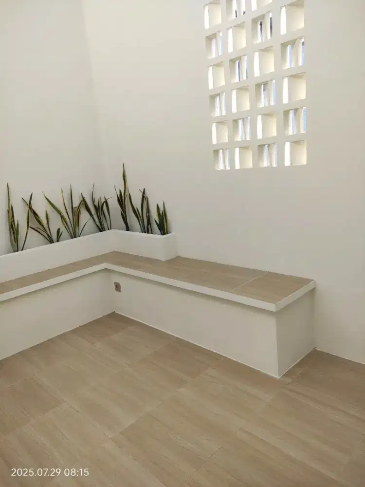 Tukang batu dan kayu