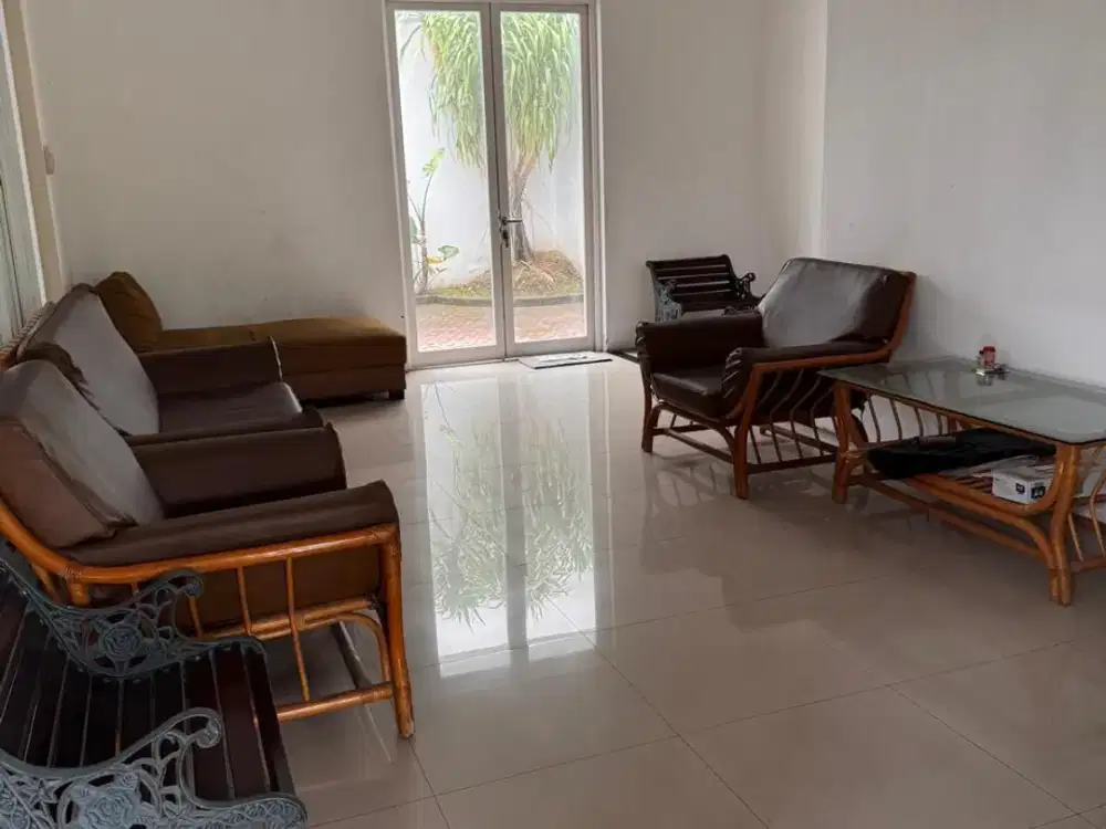 Furnish Siap Huni Bangunan 2 Lantai Rumah Royal Residence