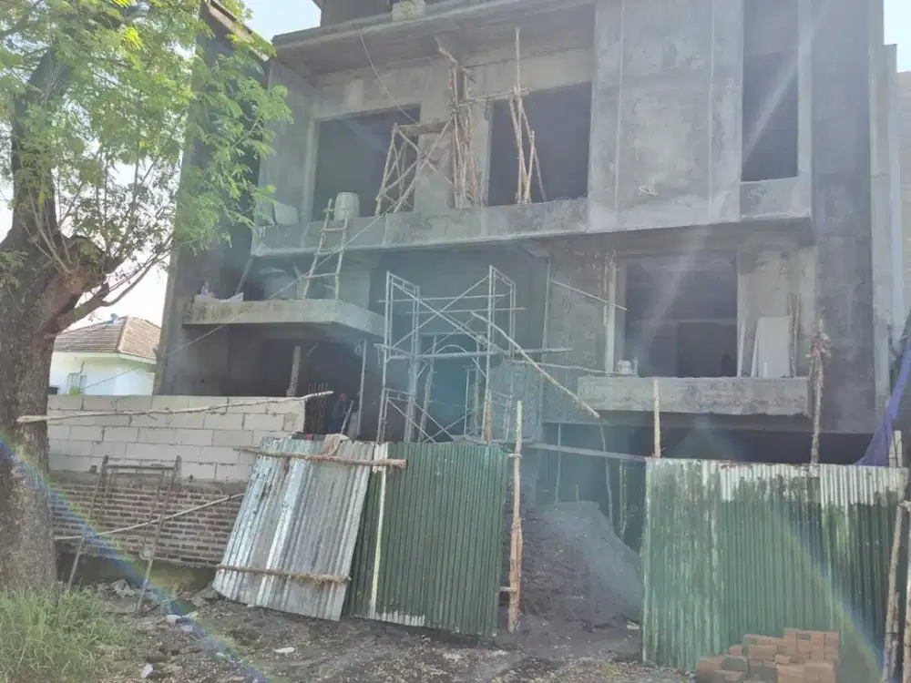 Mewah Baru Gress Rumah di Citraland Woodland Surabaya Barat