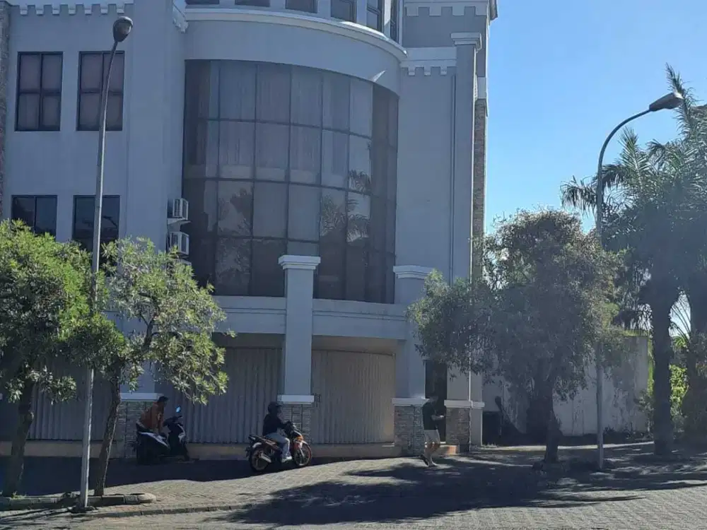 4,5 Lantai Ruko Bukit Darmo Golf di Surabaya, Harga Boleh Nego