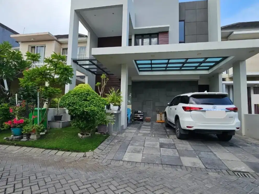 3 Lantai Rumah Royal Residence cluster Greenwich di Surabaya