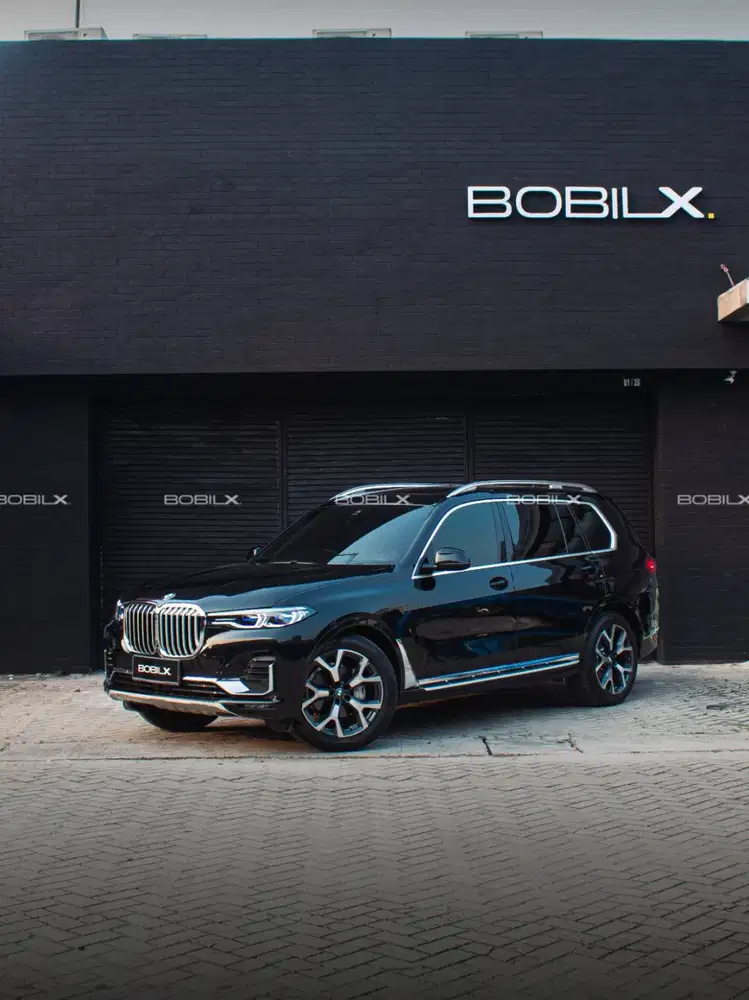 2021 BMW X7 xDrive40i Opulence X Line Excellence Black Sapphire