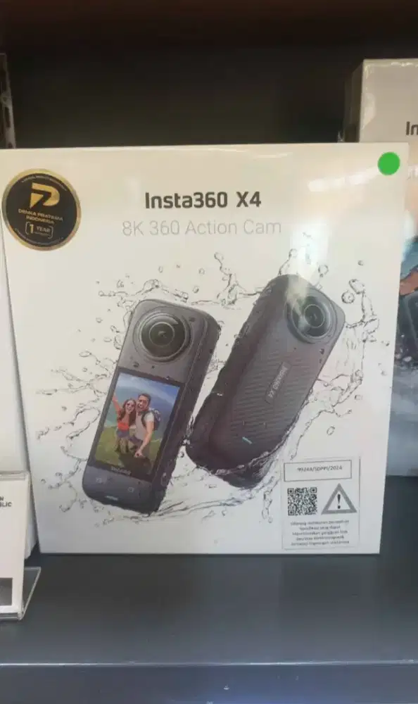 Insta  360   x4