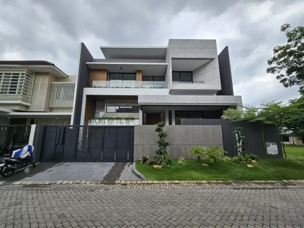 Gress Industrial Modern Rumah Pakuwon Indah Selangkah ke Pakuwon Mall