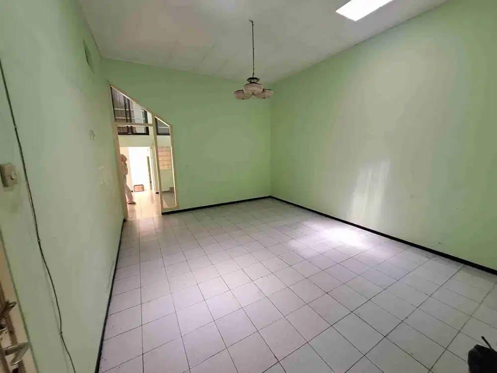 Disewakan Ruang Usaha Strategis Di Mainroad Wastu Kencana