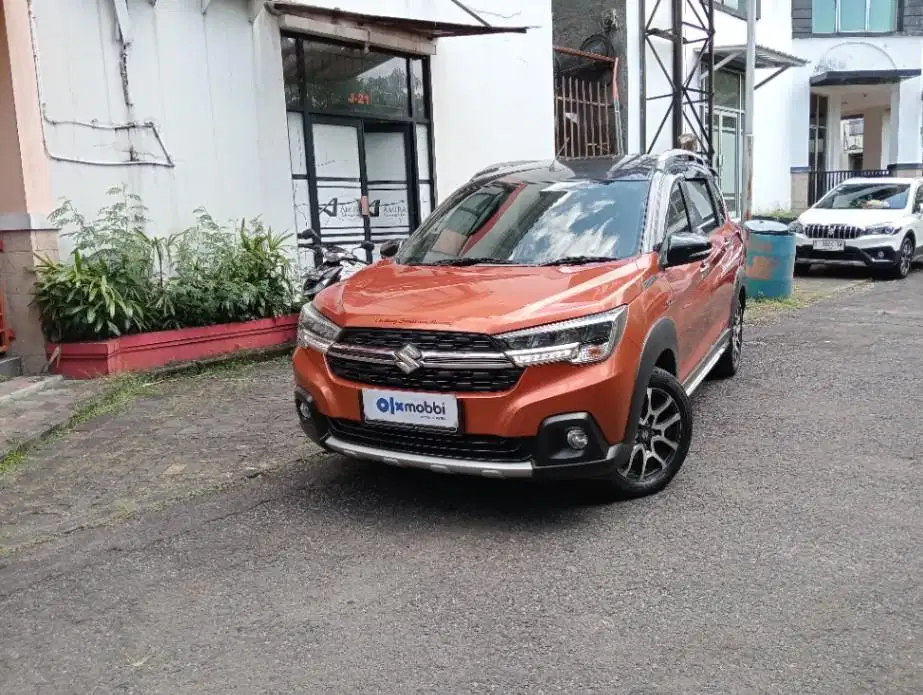 Pajak Panjang - SUZUKI XL 7 1.5 ALPHA BENSIN M/T 2021 ORANGE
