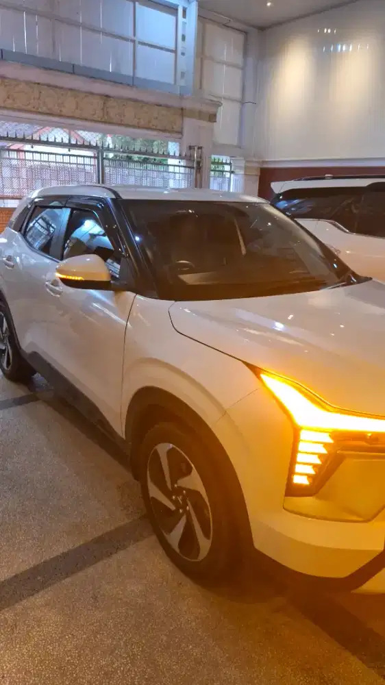 Mitsubitzi ex- force warna putih tahun 2024 tranmisi automatik