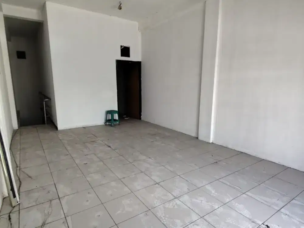 Disewakan Ruko Salak Masir, Tanjung Duren LB.220m2 Min Sewa 2 Tahun