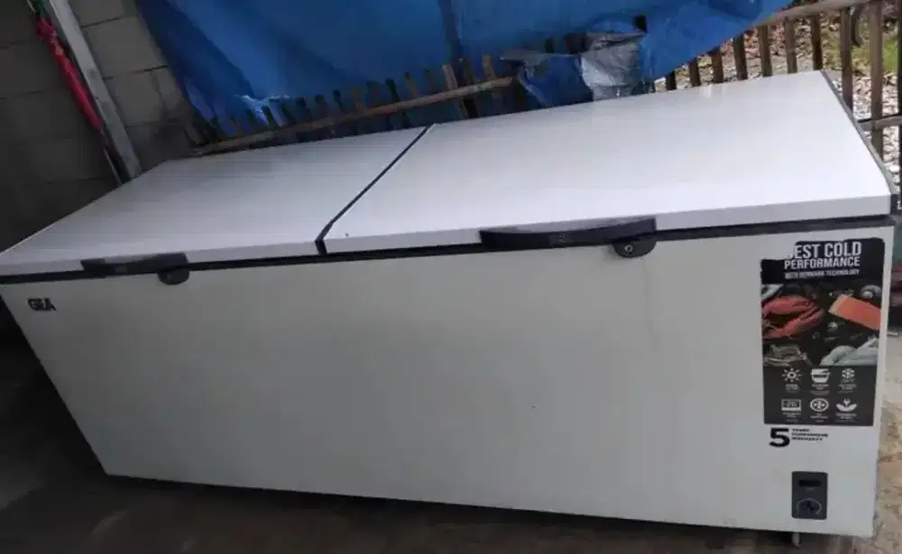 Lemari FREEZER BOX GEA 1200 ltr