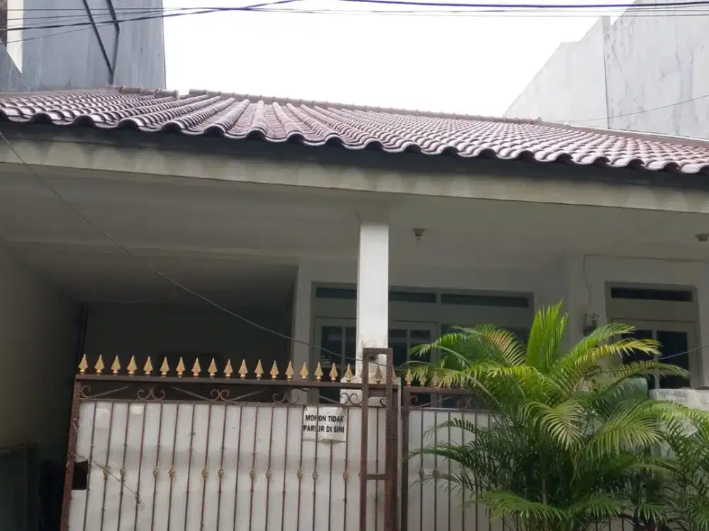 Di sewa rumah di kawasan pasar Minggu jalan 2 mobil