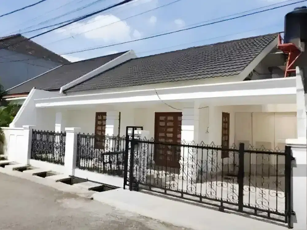 S674 Rumah 167 m2 Dekat Taman di Pondok Kopi Jakarta Timur